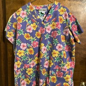 Woman’s scrub top size large
